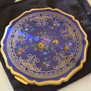 1950'S Vintage Stratton England Compact Blue with Floral and Gold Tone Accent